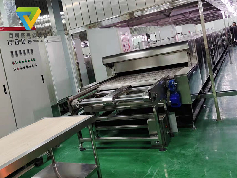 熱烈祝賀我公司新疆客戶定制的馕餅隧道爐已到達現(xiàn)場安裝！